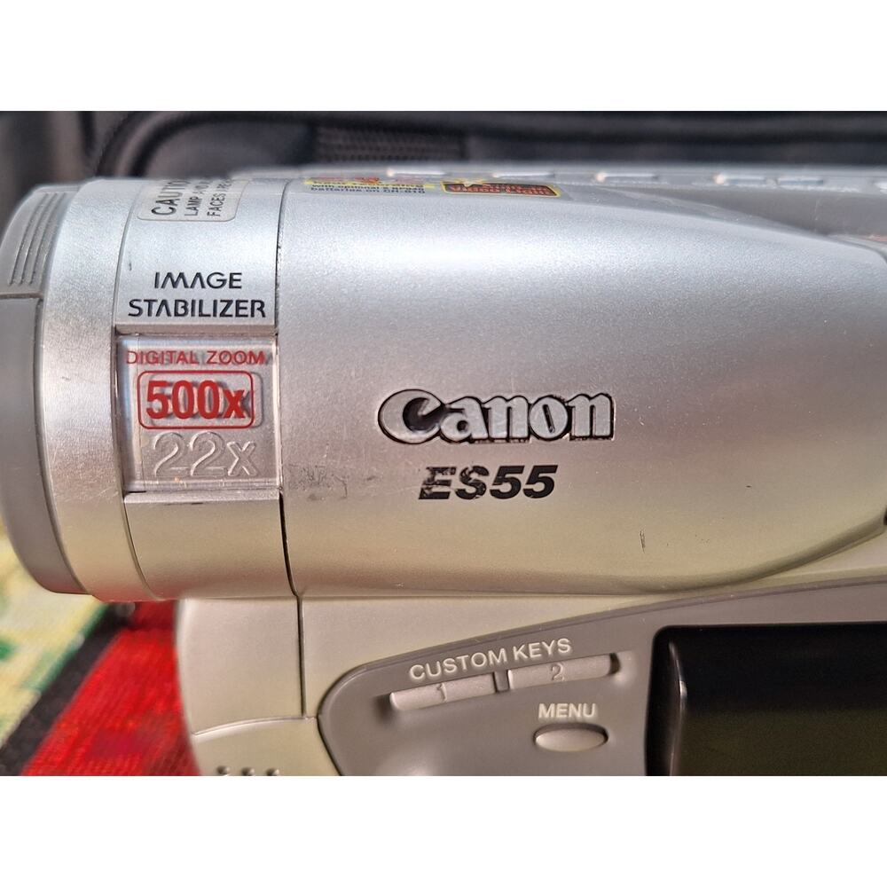 Canon ES55 8mm Camcorder Bundle Tested Remote Bag Tapes Manuals AV Cable - Picture 8 of 10